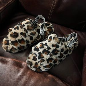 Size 7 UGG ( new no box )